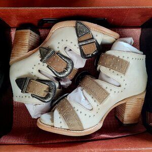Freebird Violet - White - Size 7